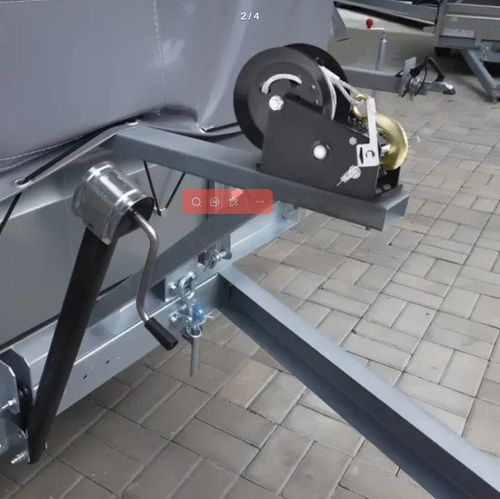 Manual Winch   Includes Two   Way Ratchet