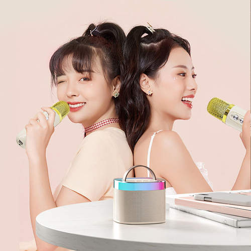 Wireless microphone and speaker combo microphone