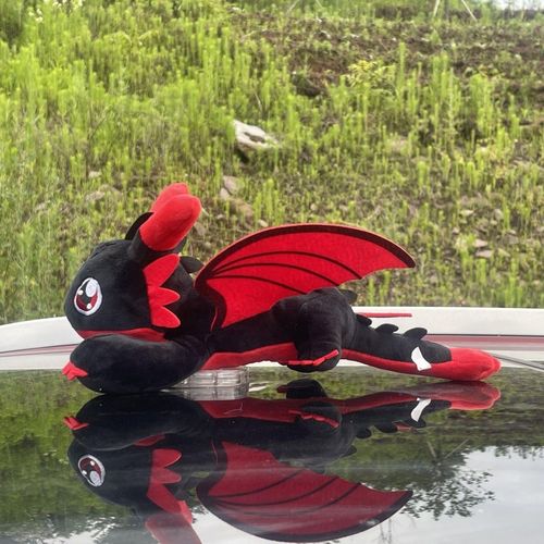 Car Accessory Little Flying Dragon Plush, Car Exterior Cool Roof Decoration Toy, Ornamen Accessories with Suction Cup, Flying Dragon Stuffed Plush Animal with Movable Wings - Red Black 13 Icnh