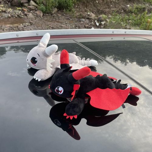 Car Accessory Little Flying Dragon Plush, Car Exterior Cool Roof Decoration Toy, Ornamen Accessories with Suction Cup, Flying Dragon Stuffed Plush Animal with Movable Wings - Red Black 13 Icnh