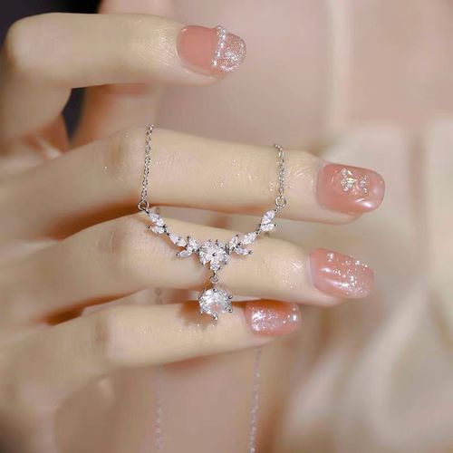 Women's flower and wheat ear necklace one carat moissanite light luxury all-match high-end simple