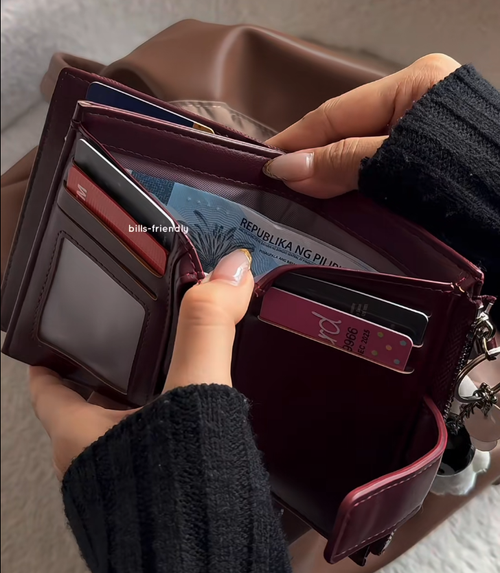 Compact wallet, leather wallet with multiple card slots