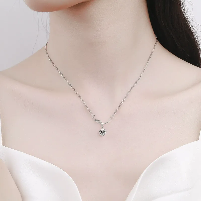 Elegant 925 Sterling Silver Twist Design Pendant Necklace – Minimalist Light Luxury Jewelry for Women