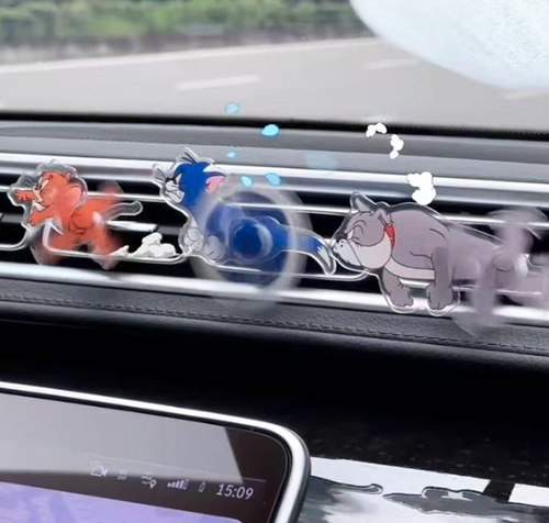 Tom and Jerry car air outlet interior ornaments rotating acrylic stand ornaments rotatable cartoon creative clip (3-piece set)