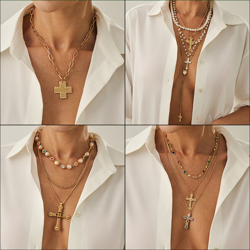 Cross pendant necklace