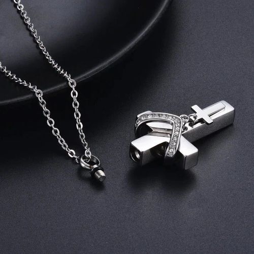 CROSS PENDANT