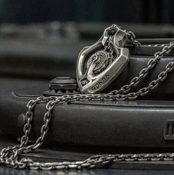 Shuttler Mechanical Rotatable Gear Pendant Necklace