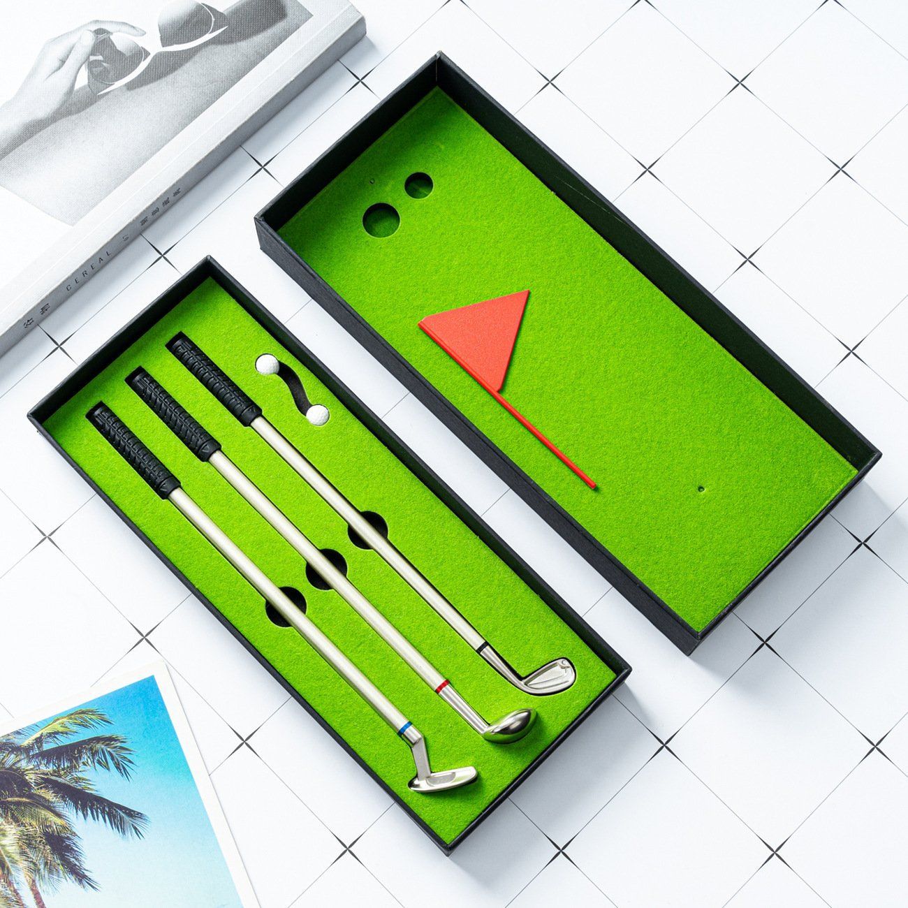 🔥Hot Sale🔥Mini Desktop Golf Pen Set - Includes Putting Green, 3 Club Pens, Golf Balls, and Flag - Perfect Gift for Golf Enthusiasts