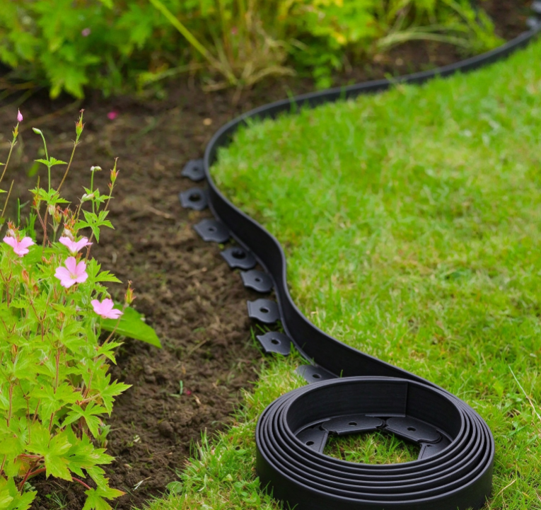 🔥 50% OFF! 🌿 Black lawn edging – flexible bed border for garden, lawn & paths | Robust, weatherproof & easy to install 🏡