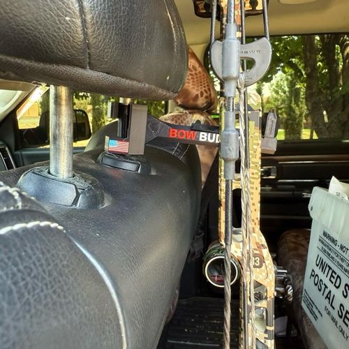 Nearly Universal Bow Hanger for Trucks & SUVs