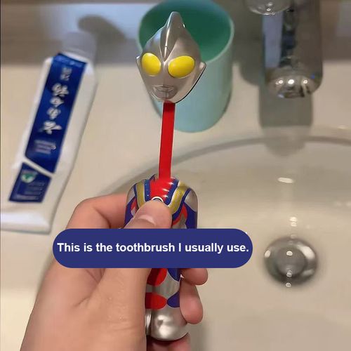 Retractable Ultraman Toothbrush