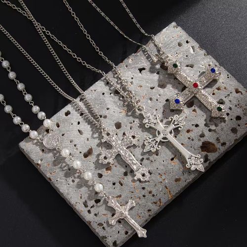 Necklace Set   Exquisitely Luxurious and Trendsetting. A Unisex Design  a Bestseller in Kenya.