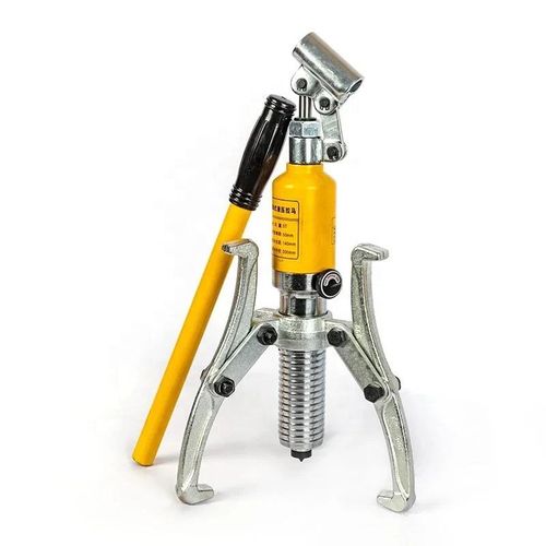 Three jaw hydraulic puller