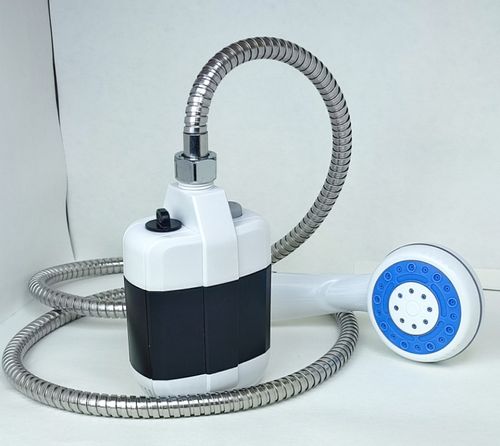 👉 Portable Camping Gear Shower