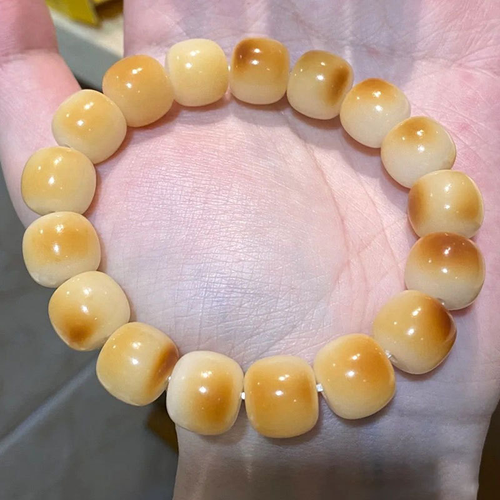 Ghana's Stylish Bodhi Seed Bracelets - Unisex Handmade Beads for Students & Fashion Lovers