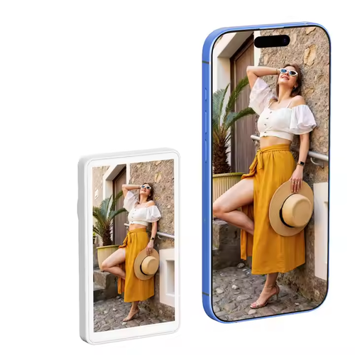 Selfie screen synchronizer for smartphones