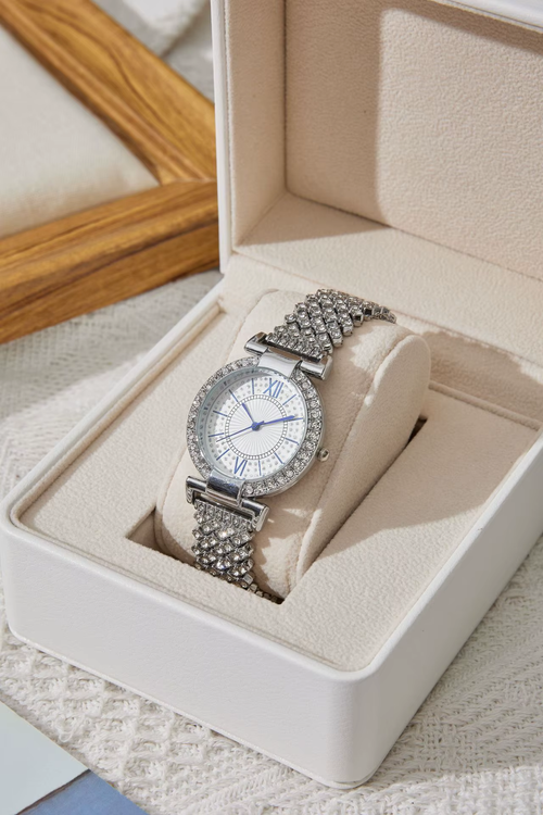 2025 New Light Luxury Gypsophila Diamond Personality Daily Fashion Ladies Bracelet Watch