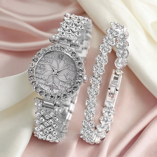 The new fashion shiny full rhinestone luxury ice crystal ladies quartz diamond bracelet watch with bracelet set