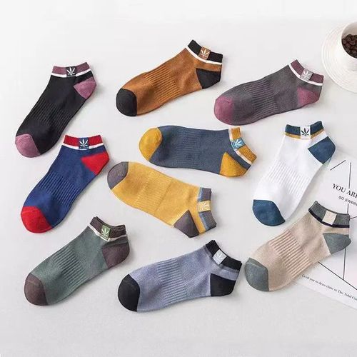 Ajuste Perfecto: Puños elásticos que se adaptan al tobillo sin apretar, garantizando comodidad desde la mañana hasta la noche.