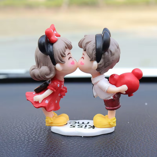 Car supplies, interior decoration items, cute kissing couple dolls, electric vehicle ornaments