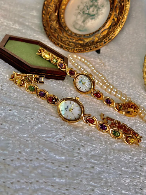 Women's Elegant Multicolor Artificial Gemstone Decorated Quartz Watch
