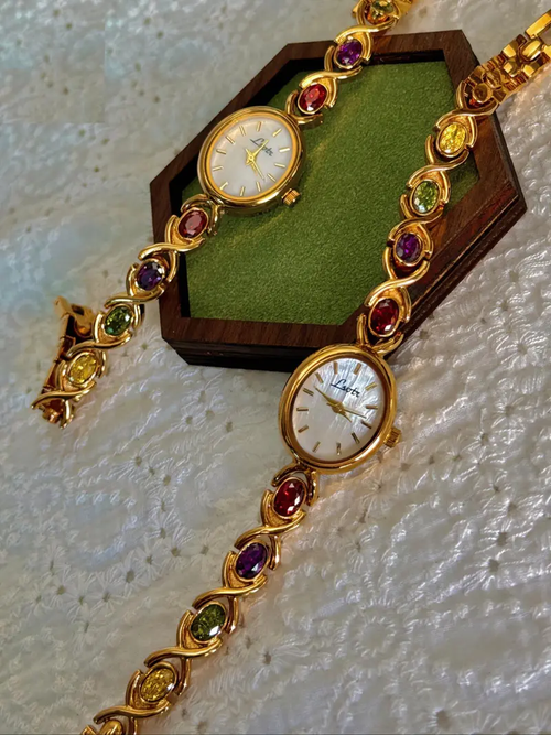 Women's Elegant Multicolor Artificial Gemstone Decorated Quartz Watch