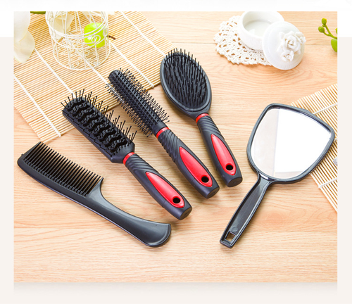 Five pieces of mirrors and combs