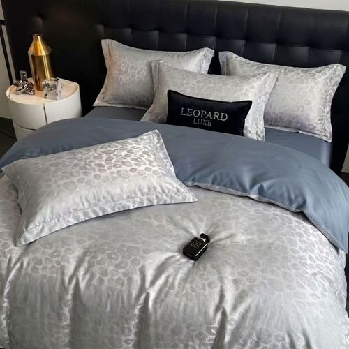 Four-piece bed linen set