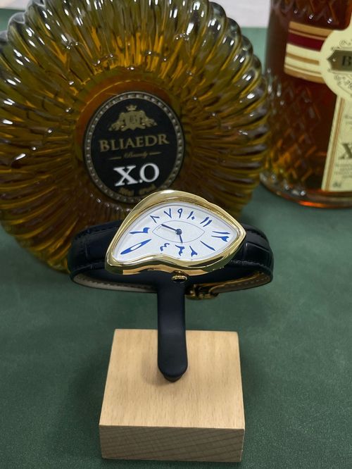 Artistic Melting Design Wristwatch Gold Case Paris Style Leather Strap Watch for Kenya Market