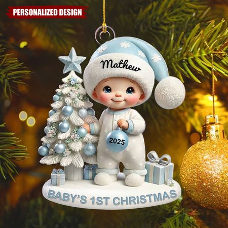 Süßes Baby steht neben Weihnachtsbaum 3D-Effekt Babys erstes Weihnachten personalisierte Ornament