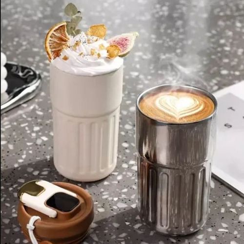 Coffee thermos with temperature display