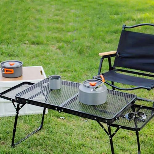 Retractable folding metal grill table with side wings