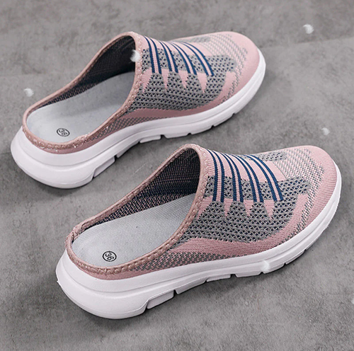 Comfortable and breathable slippers with closed toes