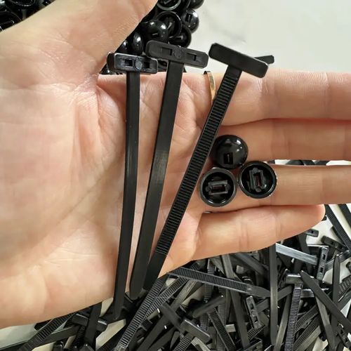Upgraded Nylon Universal Cable Tie Buckle Heavy-Duty Self-Locking UV-Resistant Black Zip Ties for Car and motorcycle Repairs (100 pieces per pack)