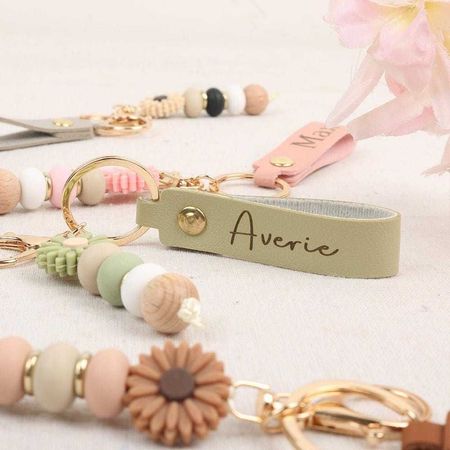 Personal isierter Schlüssel ring, Daisy Perlen Schlüssel ring, Kunstleder Schlüssel ring, Blumen mädchen Geschenk, Lehrer Geschenk, Geburtstags geschenk, Perlen Schlüssel ring