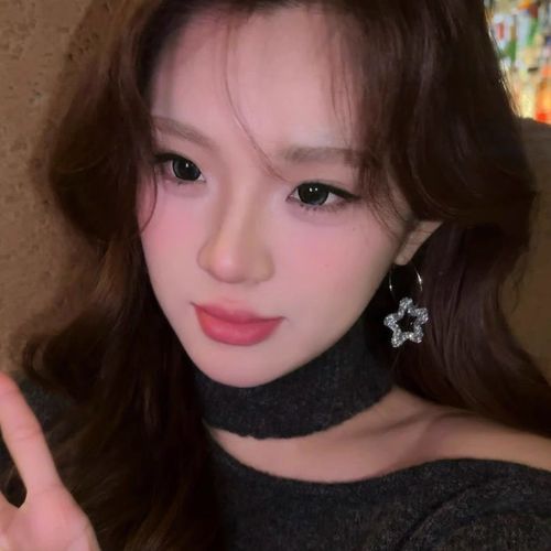 Fashionable Sweet & Edgy Diamond-Studded Geometric Star Hoop Earrings and Five-Pointed Star Earrings: Versatile, Stylish Earrings