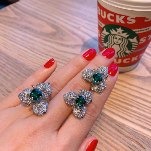 Luxury-inspired sparkling 3D ring, three-petal flower stud earrings