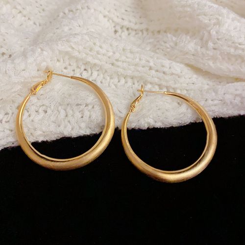 Minimalist Fashion Earrings: Versatile, Light Luxury, Cool-Toned Hoop Earrings