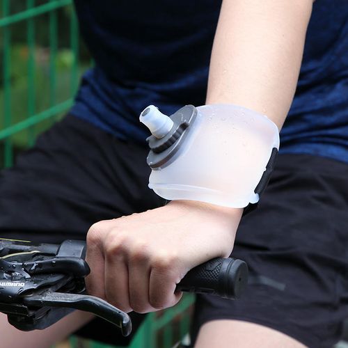 New listing mountaineering hydration bottle summer running cycling outdoor sports portable handheld wrist water bottle