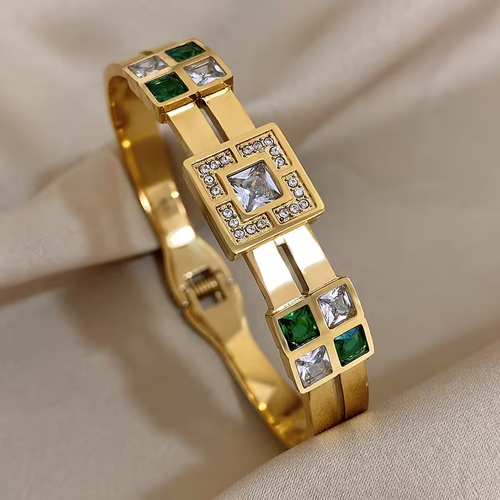 Fashion all-titanium and gold-plated 18K gold high-end luxury bracelet with unique design. Trendy cross-border best-selling accessory for women.