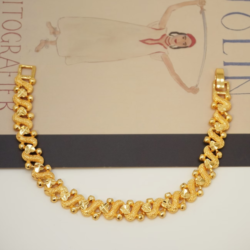 A Heart-Shaped Ballet Style Gold-Plated Women'S Bracelet, Perfect for Weddings And Engagements, Featuring Exquisite Luxury Jewelry Suitable for Everyday Wear