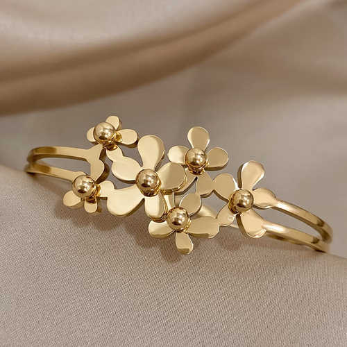 Selling New 18K Golden Plated Golden-plated 304L Stainless Steel Bracelet Composed of 6 Small Flowers