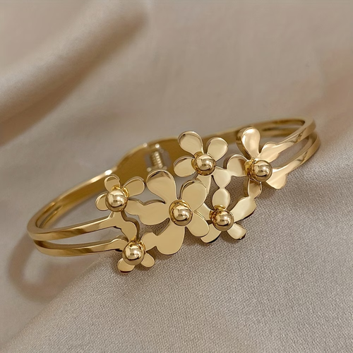 Selling New 18K Golden Plated Golden-plated 304L Stainless Steel Bracelet Composed of 6 Small Flowers