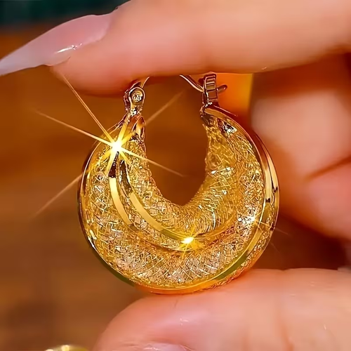 A Pair Of Fashionable And Shiny Women's Golden Hollow Mesh Earrings, Exquisite And Luxurious Women's Jewelry Earrings, Making Them The Perfect Jewelry Gift for Women