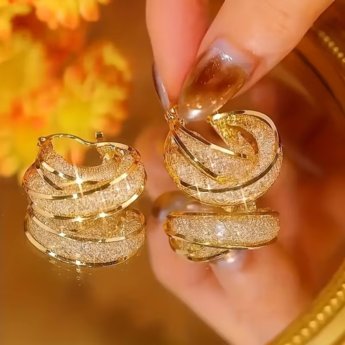 A Pair Of Fashionable And Shiny Women's Golden Hollow Mesh Earrings, Exquisite And Luxurious Women's Jewelry Earrings, Making Them The Perfect Jewelry Gift for Women