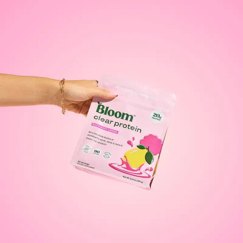 Bloom Nutrition Clear Protein - Clear Whey + Collagen Protein Blend | 20g Protein, 90 Calories, 0g Sugar, Light & Refreshing Fruity Drink | Protein for Women *contains dairy