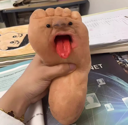 Generic Weird Prank Foot Shaped Squeeze Stress Relief Toy Novelty Funny Birthday Gift For Girlfriend Boyfriend Best Friend