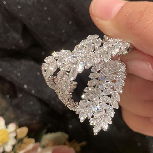 Heart-shaped earrings