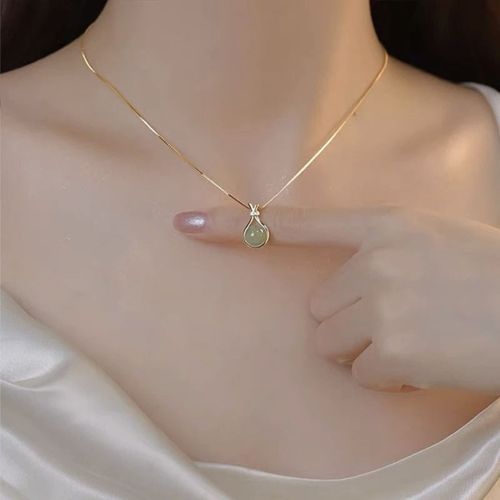 Women's luxury 2025 new niche pendant chain shaking sound popular neck chain trend