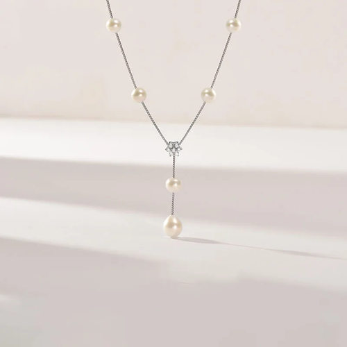 New Hot Copper Pearl Snowflake Pendant Necklace Simple and Elegant Fashion Accessory